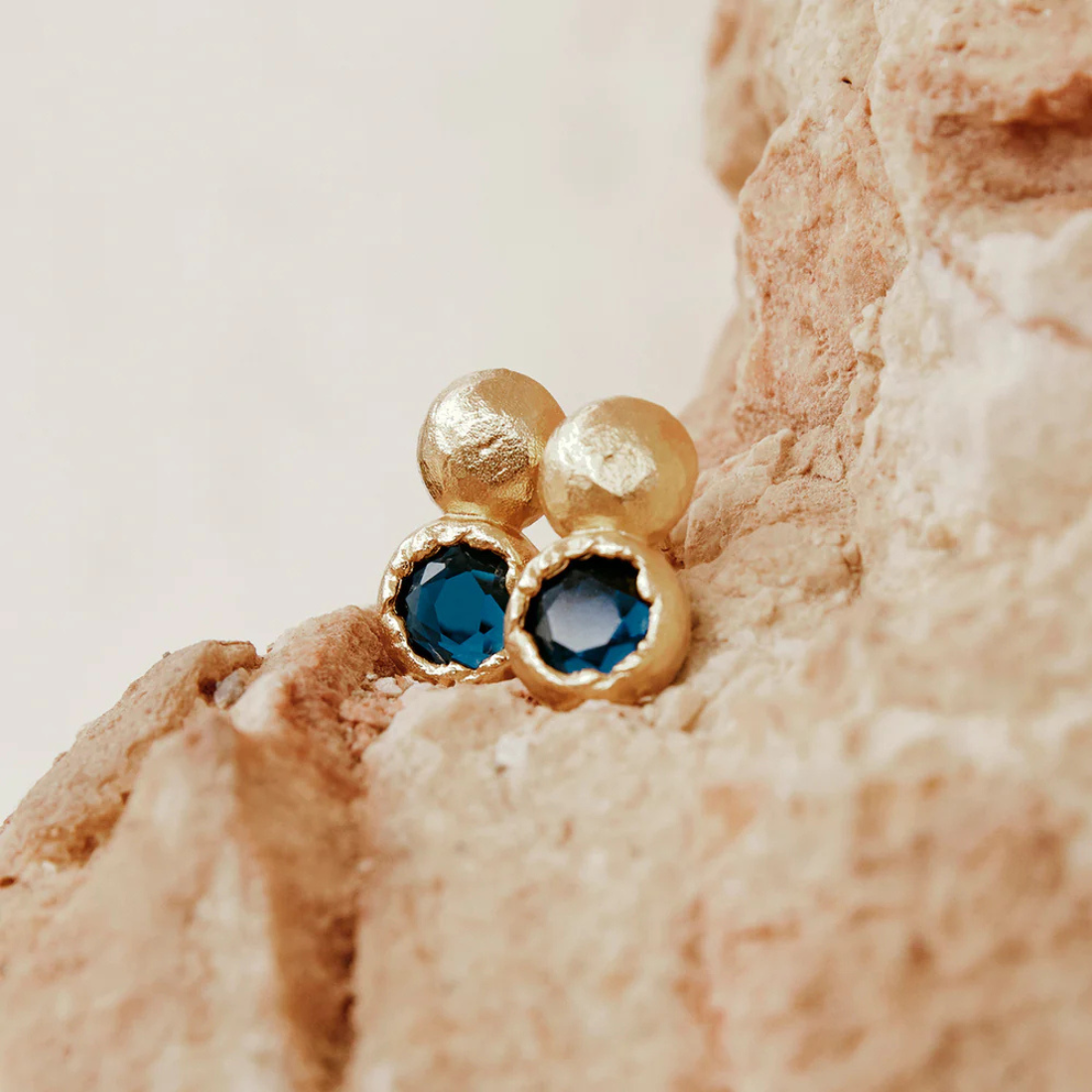 <PRODUCTTITLE> in Golden by Agapée.