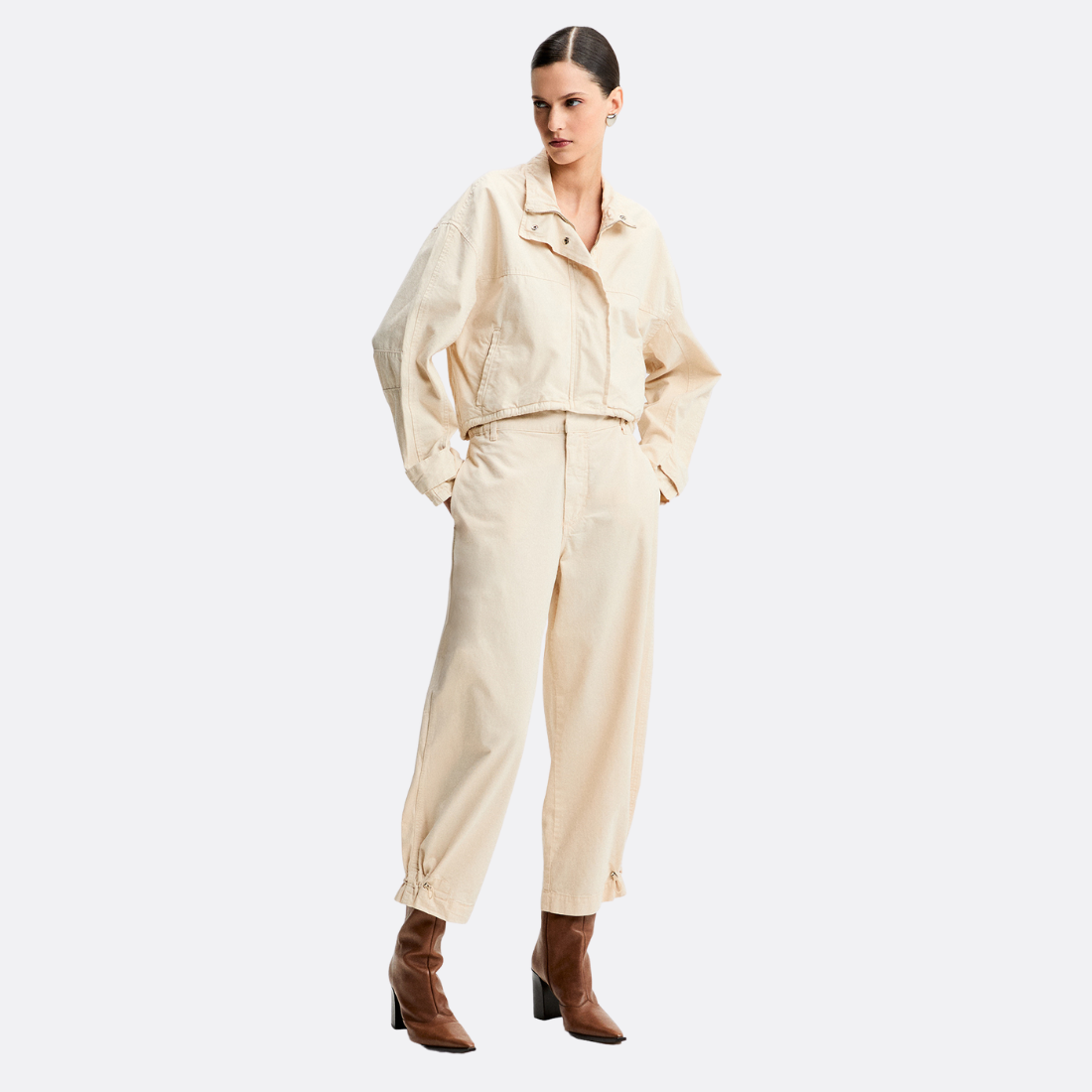 <PRODUCTTITLE> in Beige by Shoulder.