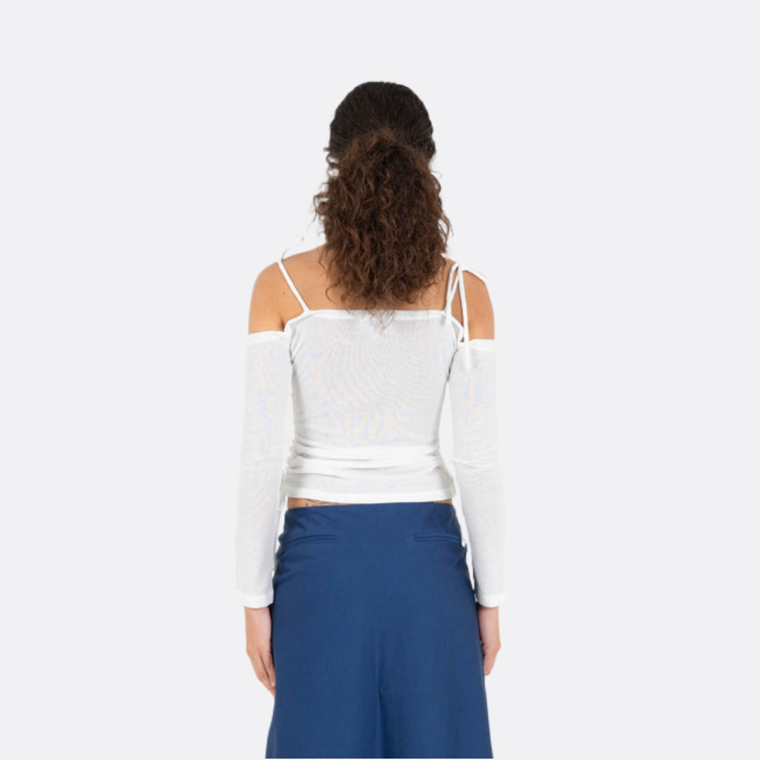 <producttitle> in Weiß von Carmen Says.