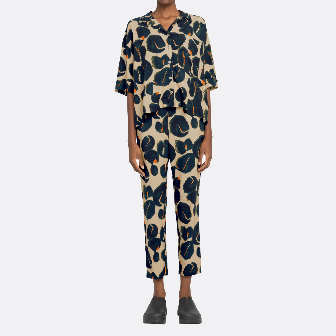 <PRODUCTTITLE> in Neutrals by Loreak Mendian.