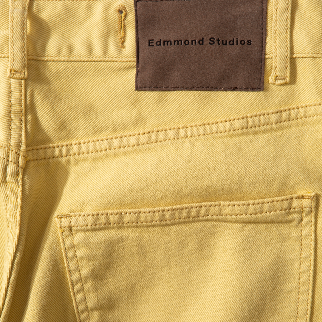 <producttitle> in Gelb von Edmmond Studios.