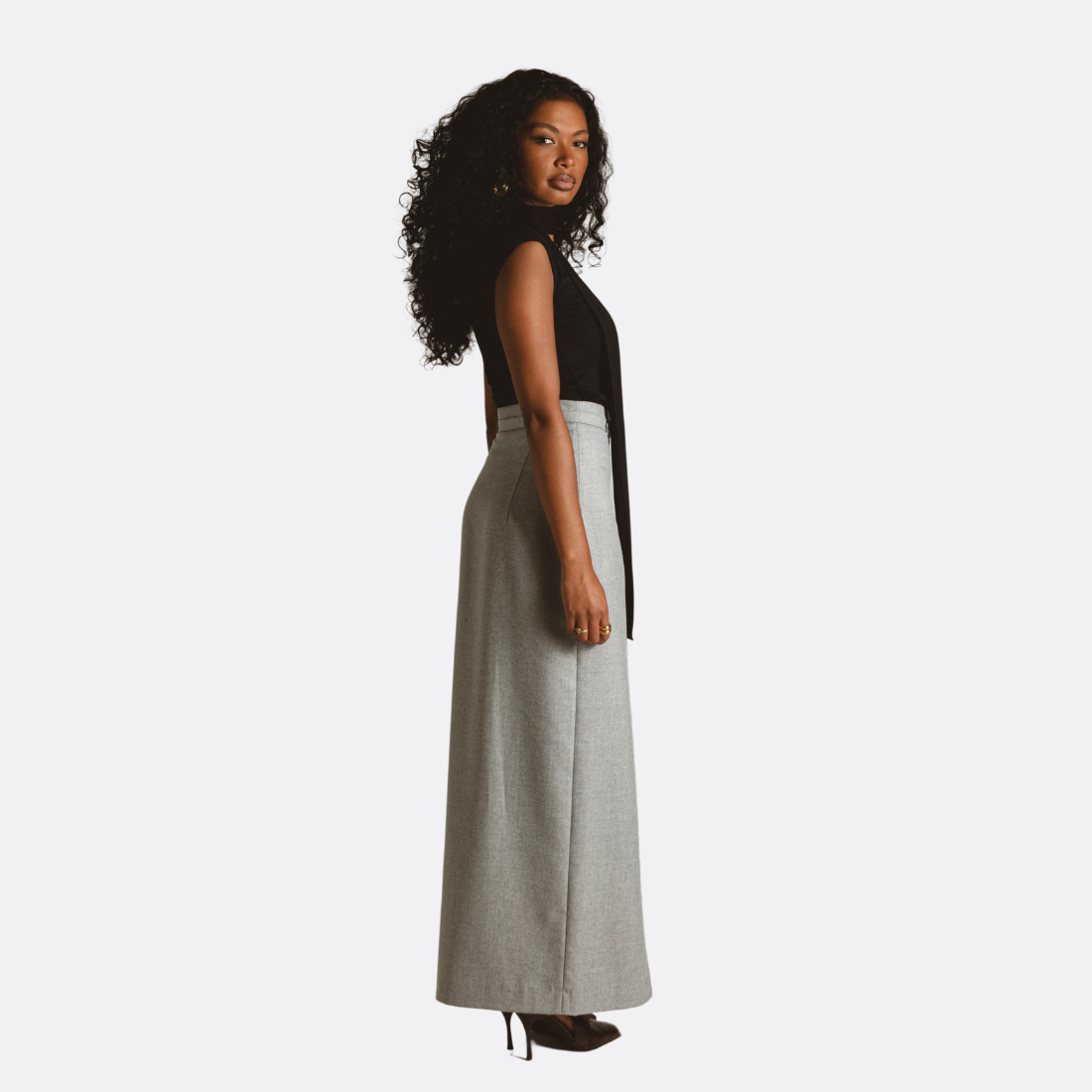 <PRODUCTTITLE> in Grey by Guaja.