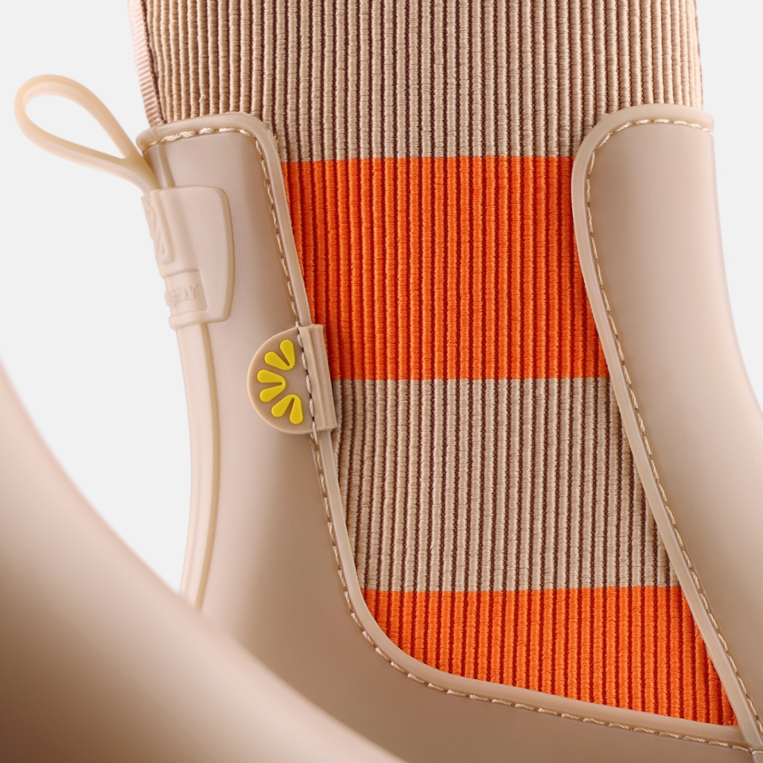 <PRODUCTTITLE> in Beige by Lemon Jelly.