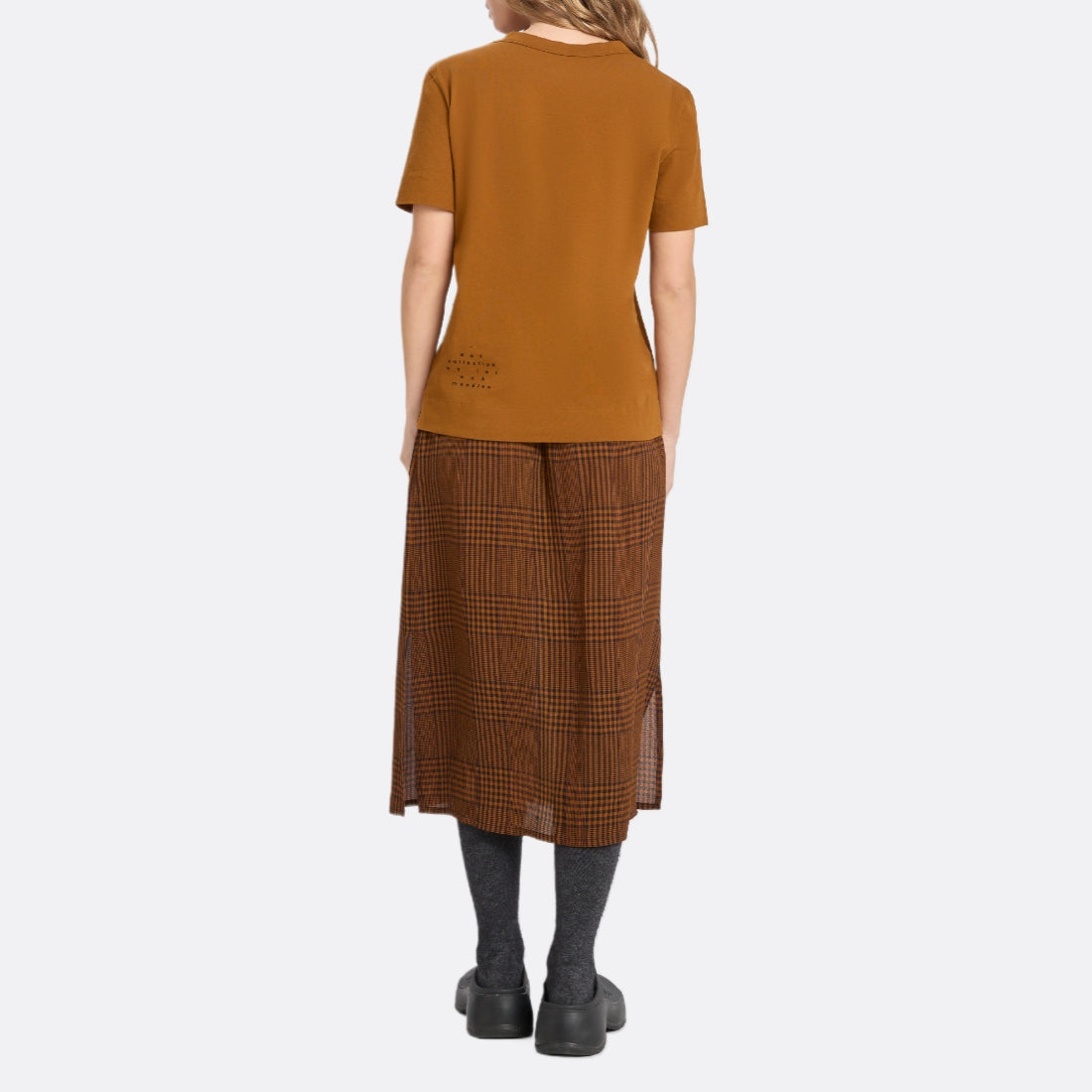 <PRODUCTTITLE> in Brown by Loreak Mendian.