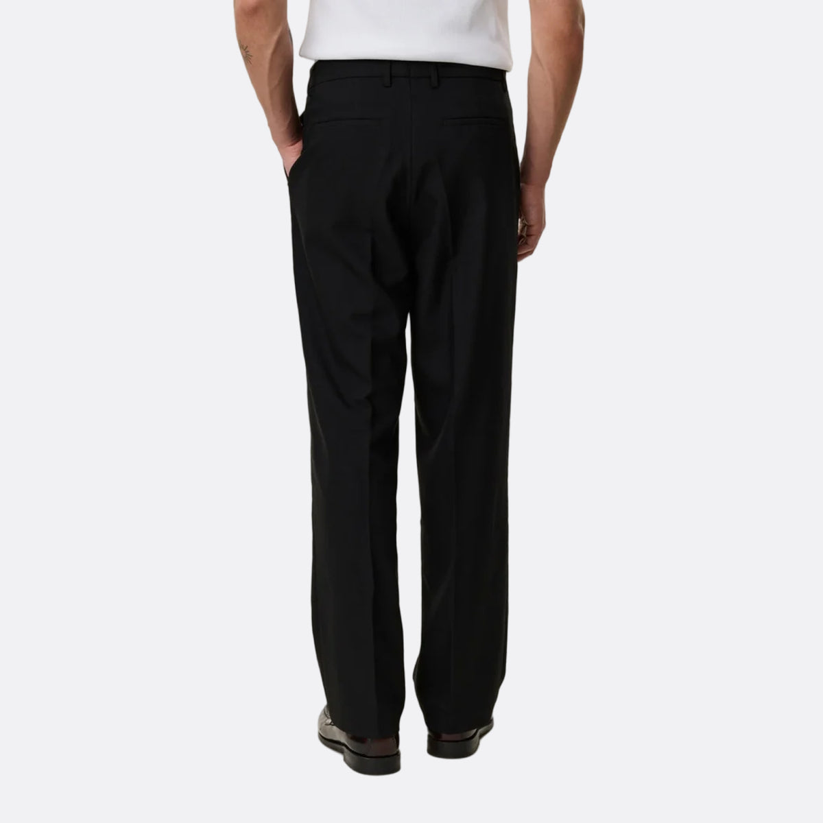<PRODUCTTITLE> in Black by Les Deux.
