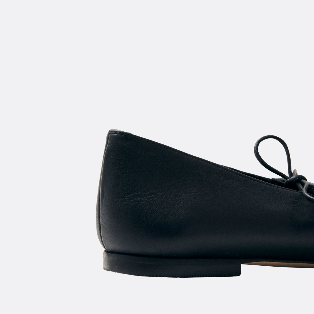 <PRODUCTTITLE> in Black by Alohas.