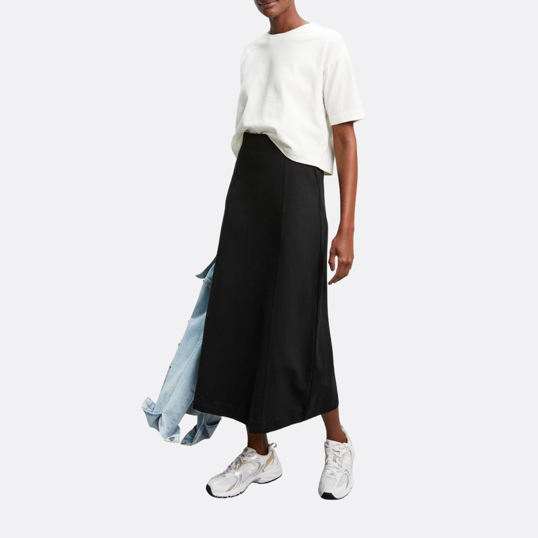 <PRODUCTTITLE> in Black by Shoulder.