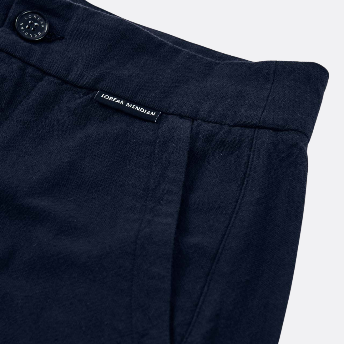 <PRODUCTTITLE> in Black by Loreak Mendian.