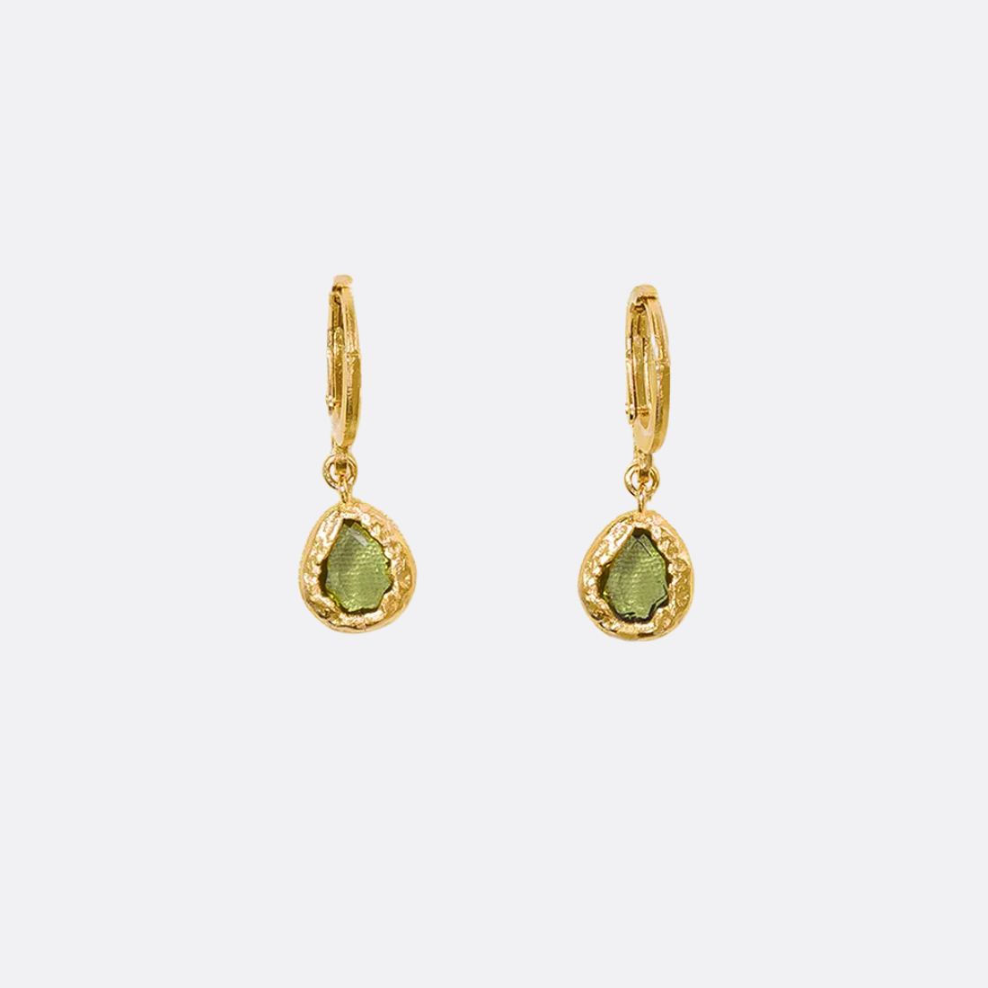 Pendientes de color verde oscuro lisia