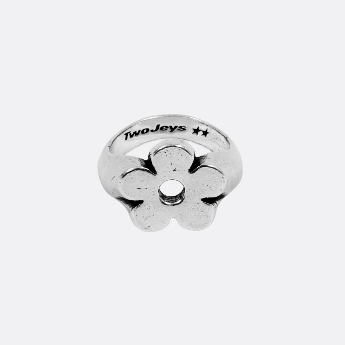 <PRODUCTTITLE> in Silver by TwoJeys.