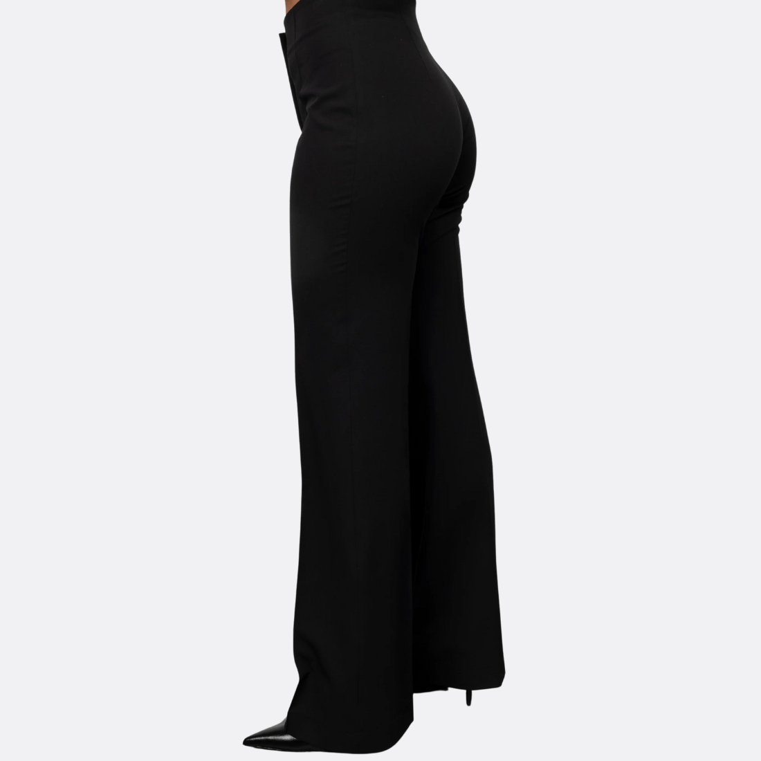 <PRODUCTTITLE> in Black by Guaja.