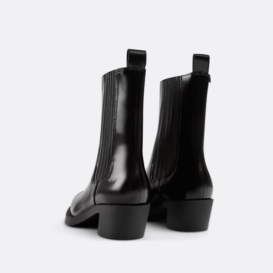 <PRODUCTTITLE> in Black by Camper.