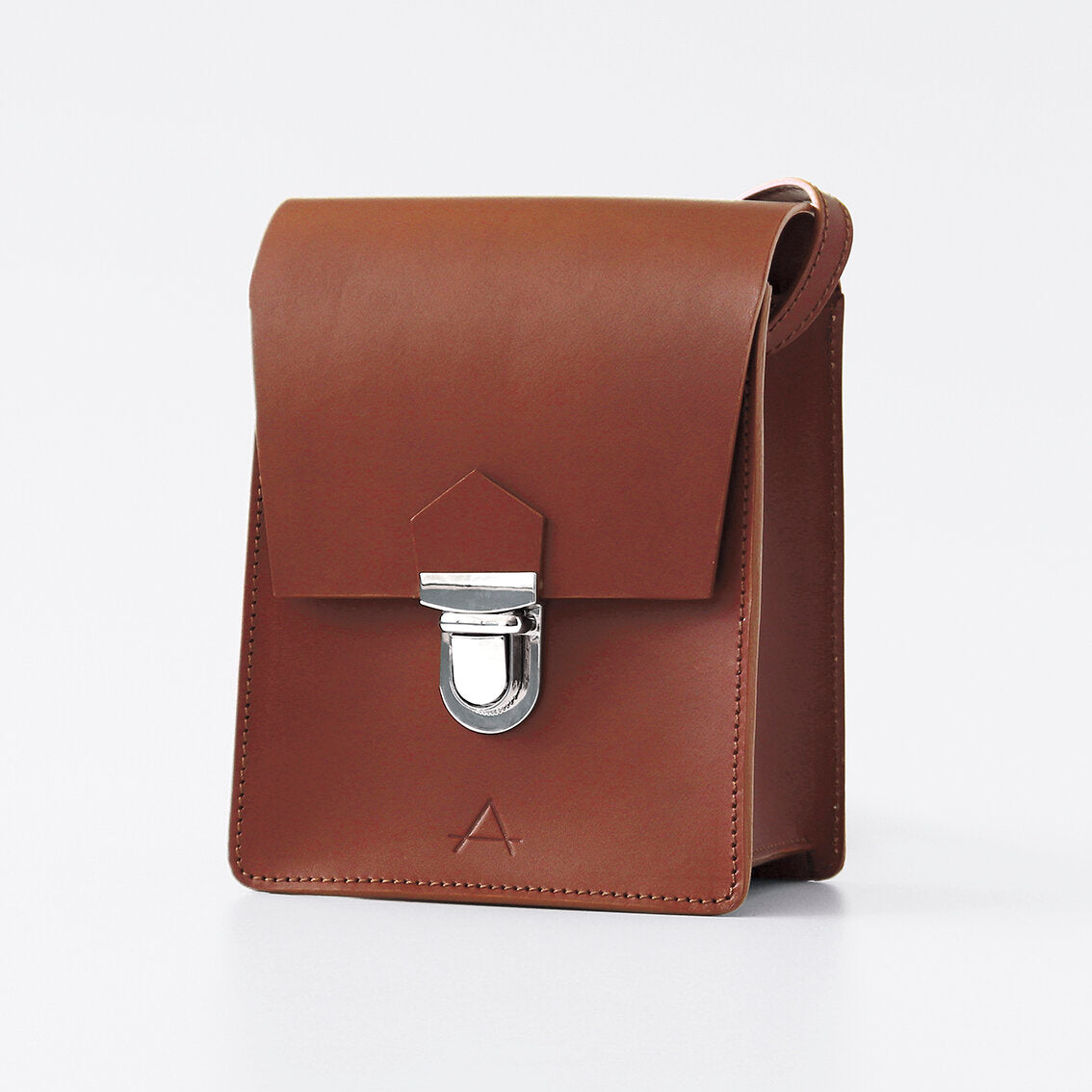 Joana Shoulder Bag in Brown by António - Handmade Story