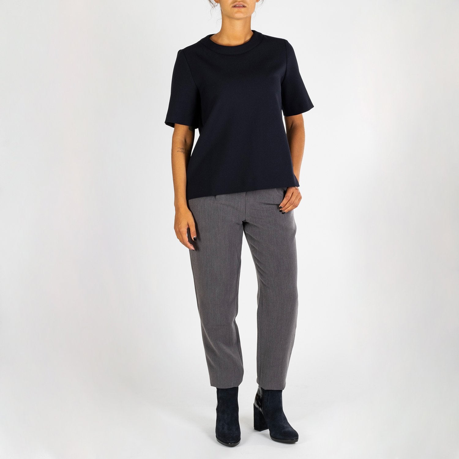 Hesther Top - The Feeting Room