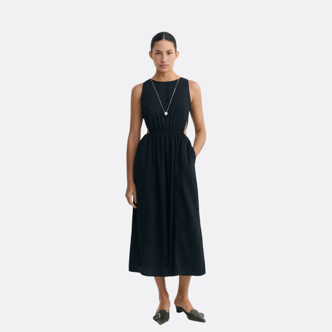 <PRODUCTTITLE> in Black by Thinking Mu.