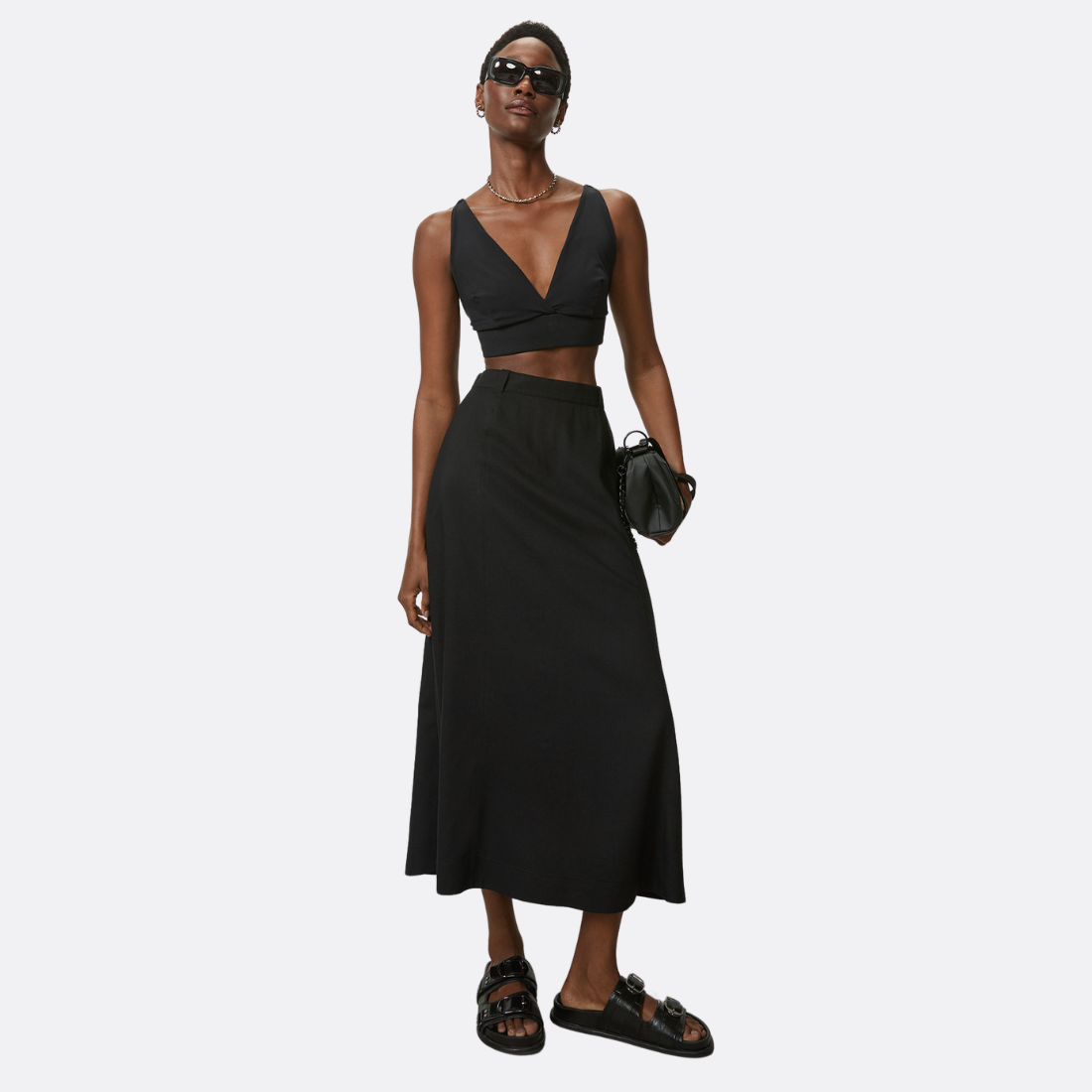 <PRODUCTTITLE> in Black by Shoulder.