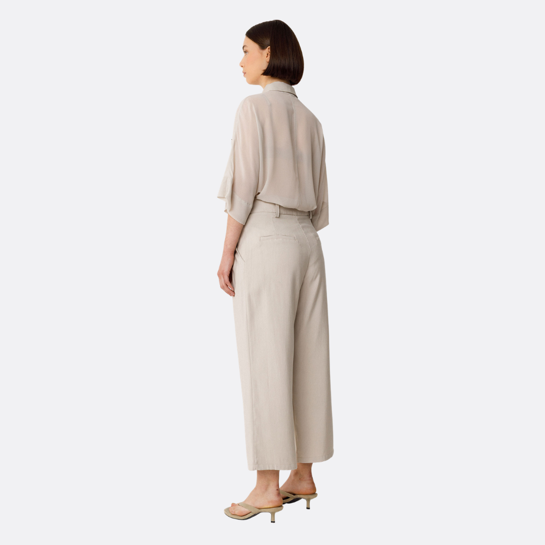 <producttitle> en beige par SKFK.