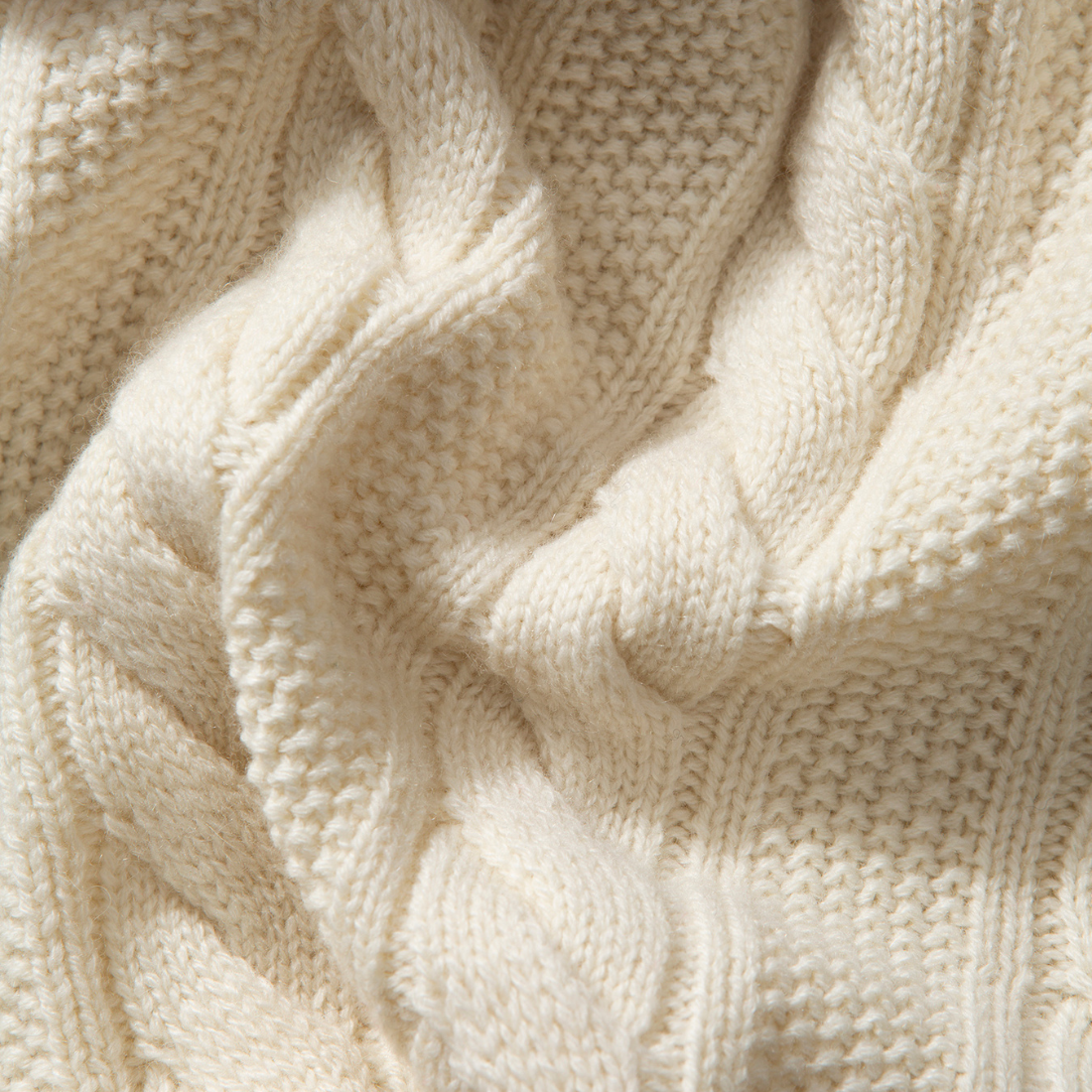 <PRODUCTTITLE> in White by Edmmond Studios.