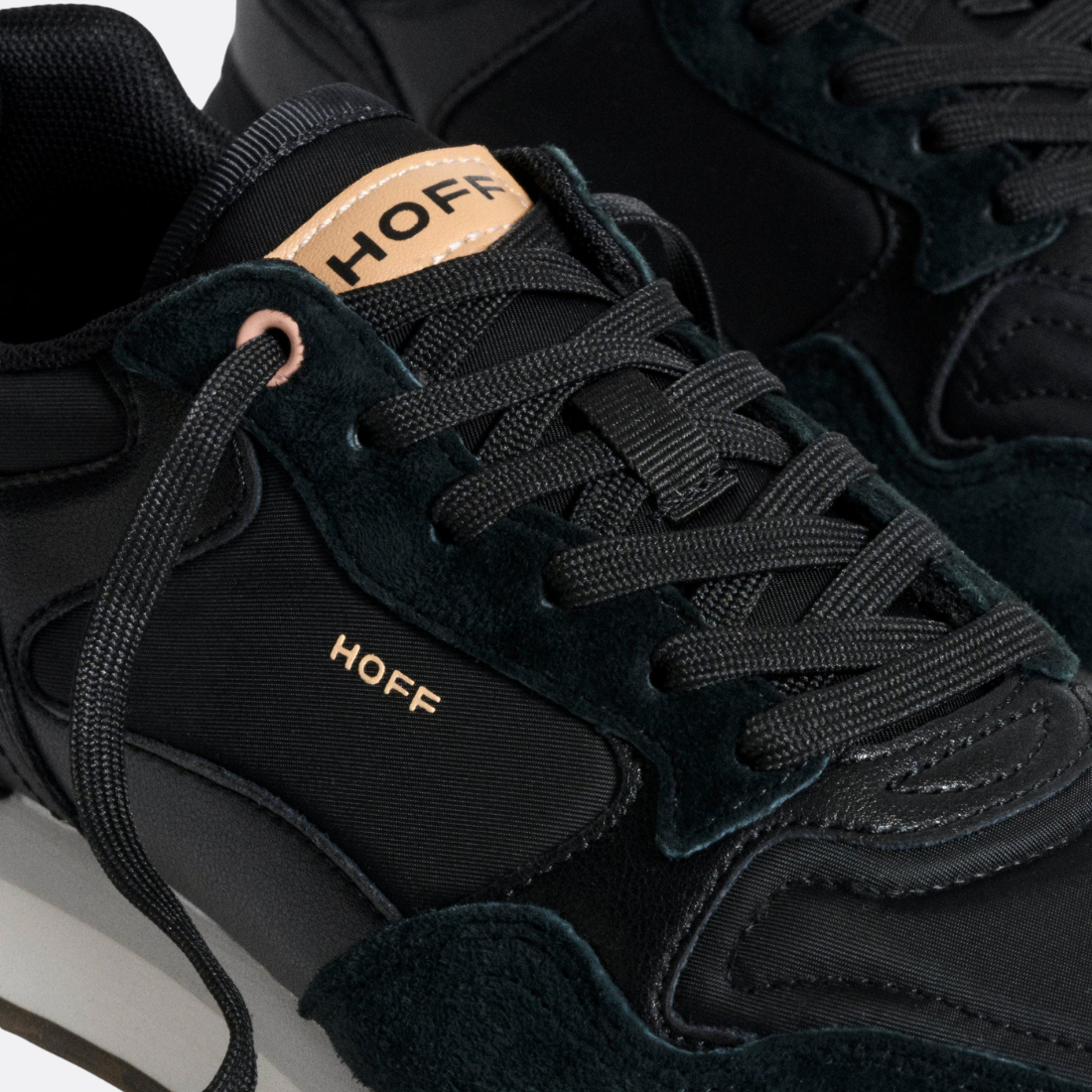 <PRODUCTTITLE> in Black by Hoff.