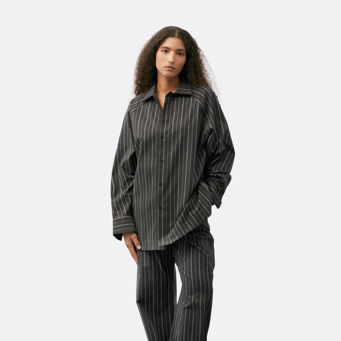 <PRODUCTTITLE> in Black by A  LINE.
