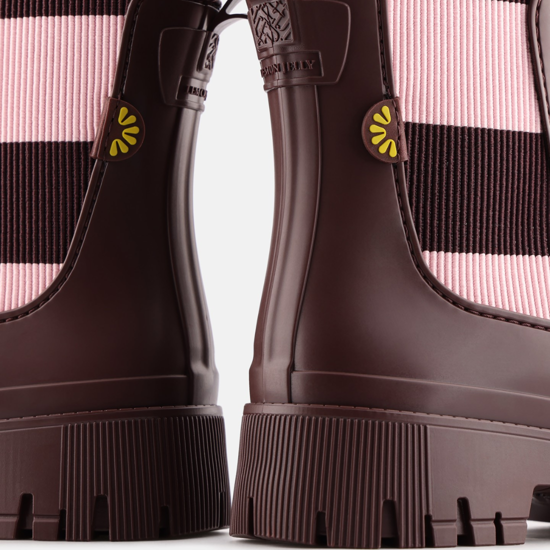 <PRODUCTTITLE> in Bordeaux by Lemon Jelly.