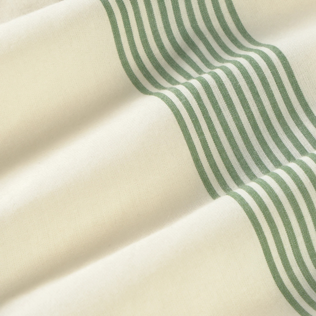 <PRODUCTTITLE> in Green by Thinking Mu.