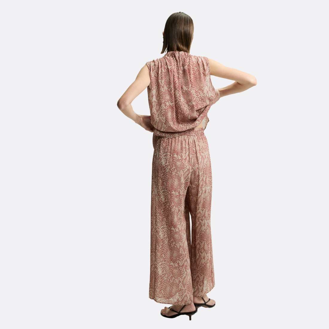 <PRODUCTTITLE> in Red by Shoulder.