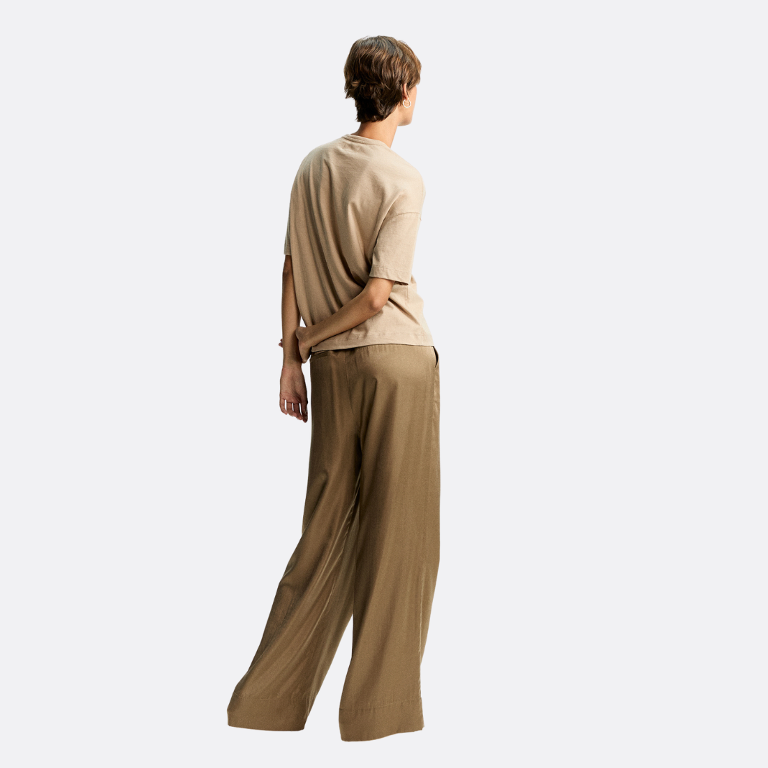 <PRODUCTTITLE> in Grey by Shoulder.