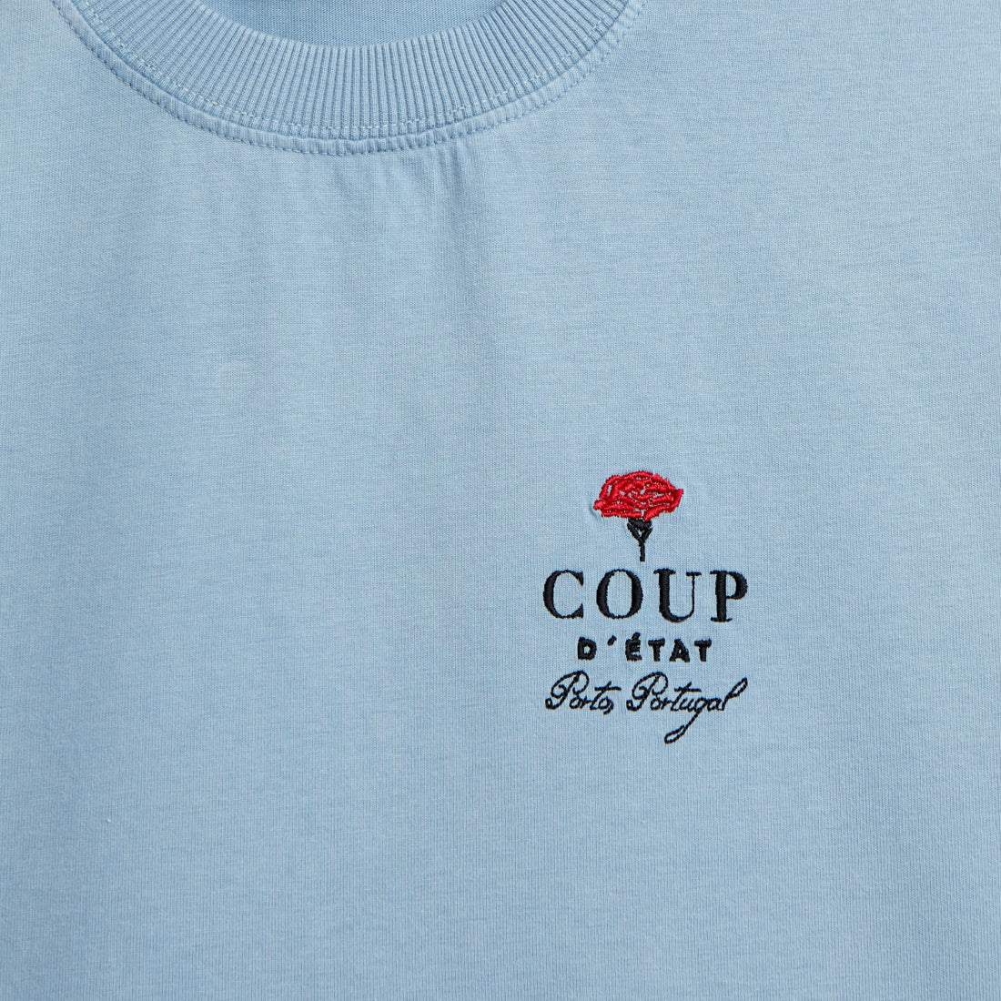 Tee de logo bleu lavé