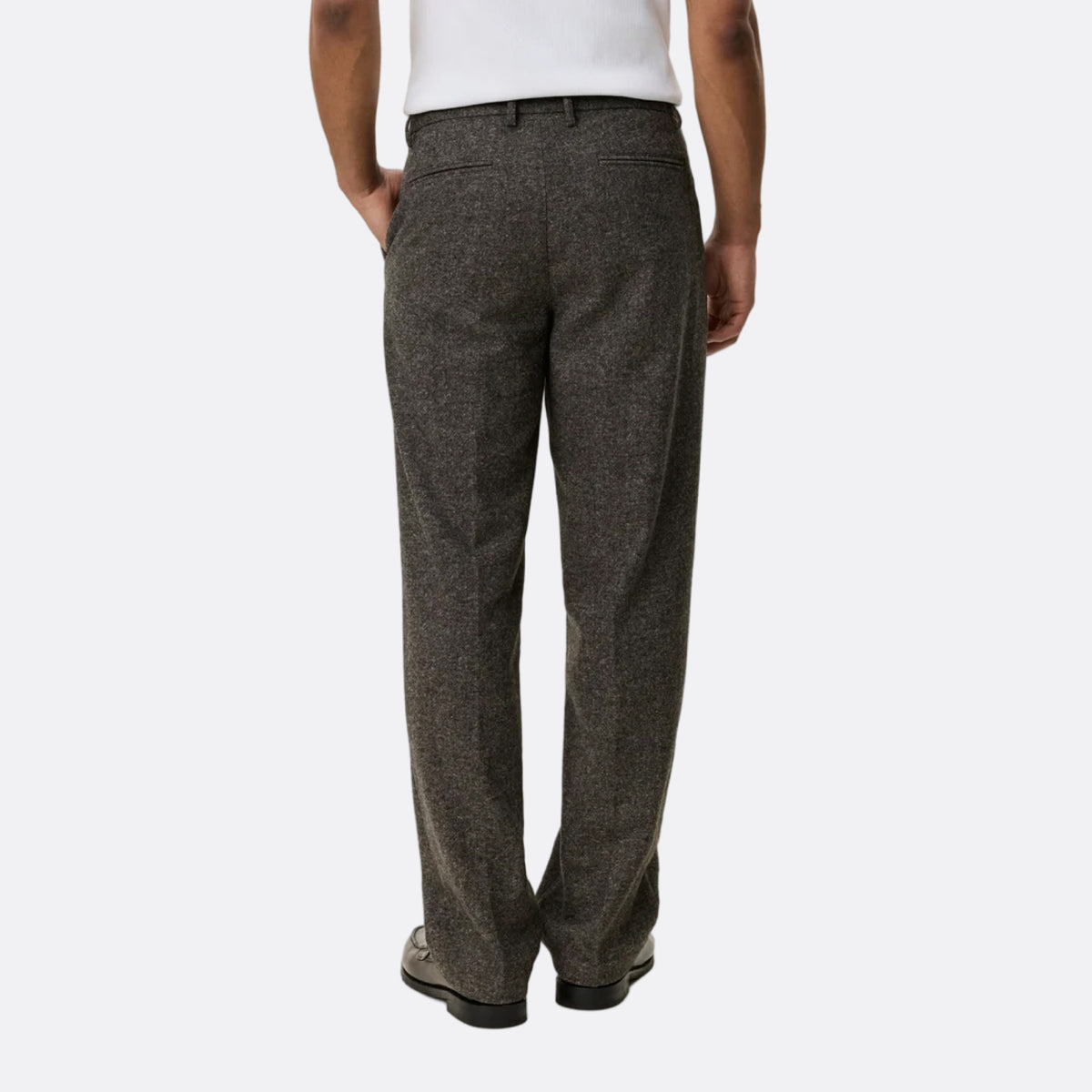 <PRODUCTTITLE> in Grey by Les Deux.
