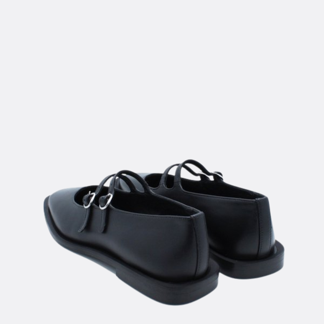 <PRODUCTTITLE> in Black by JJ Heitor.