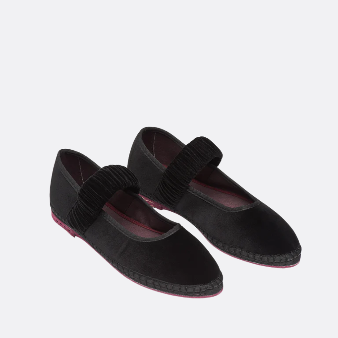 <PRODUCTTITLE> in Black by Flabelus.