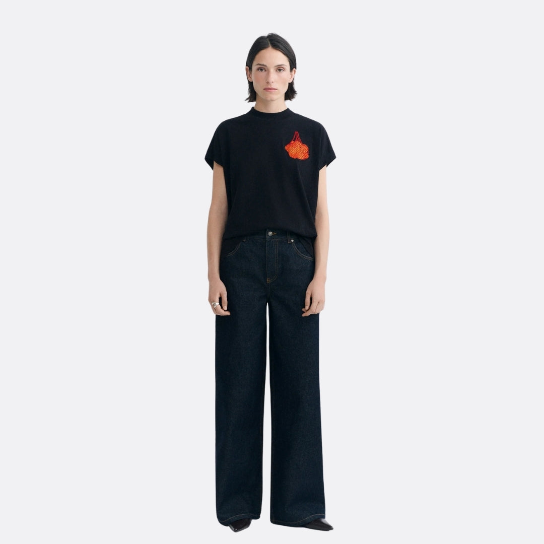 <PRODUCTTITLE> in Black by Thinking Mu.