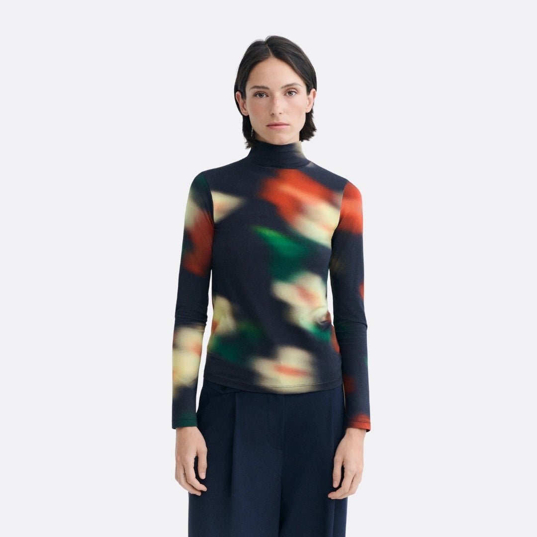 <PRODUCTTITLE> in Black by Thinking Mu.