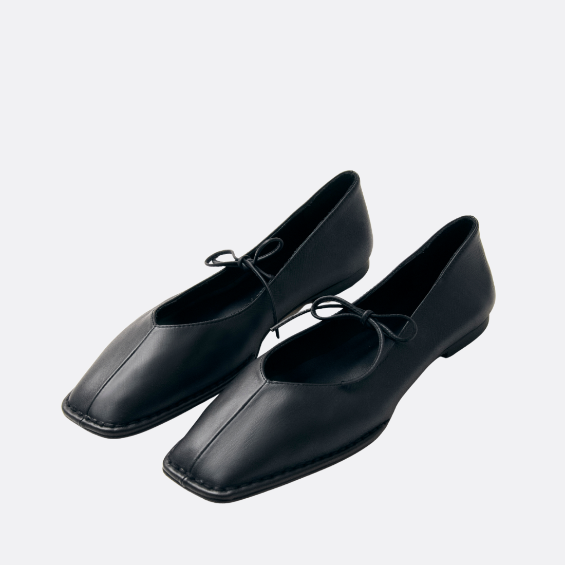 <PRODUCTTITLE> in Black by Alohas.