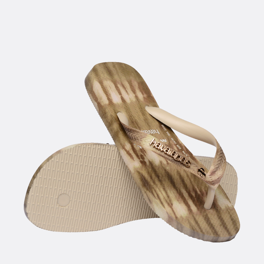 <PRODUCTTITLE> in Multi by Havaianas.