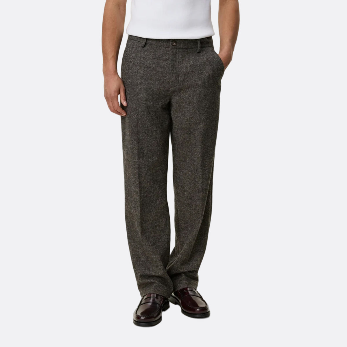 <PRODUCTTITLE> in Grey by Les Deux.