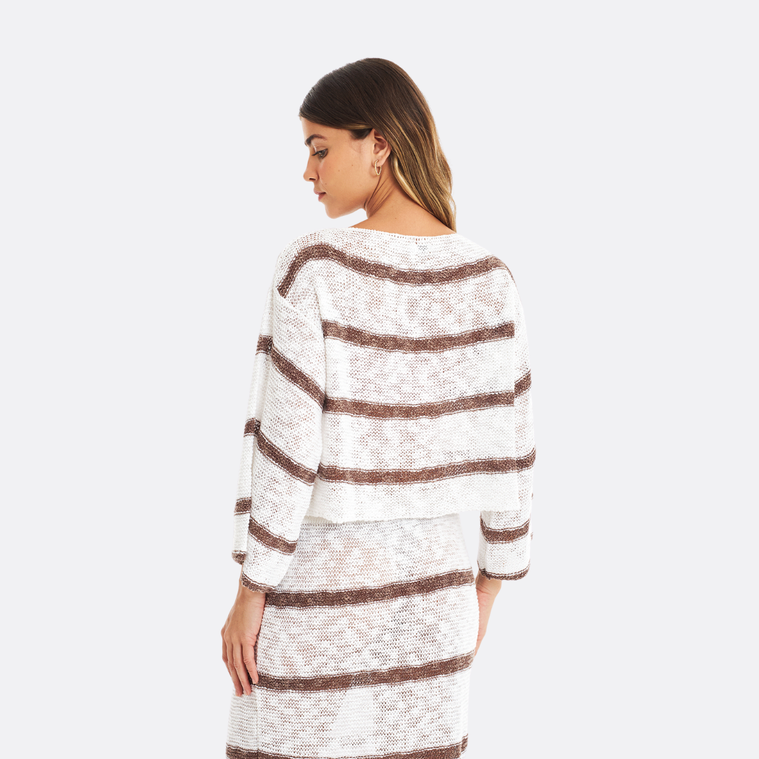 <PRODUCTTITLE> in Brown by Loja 3.