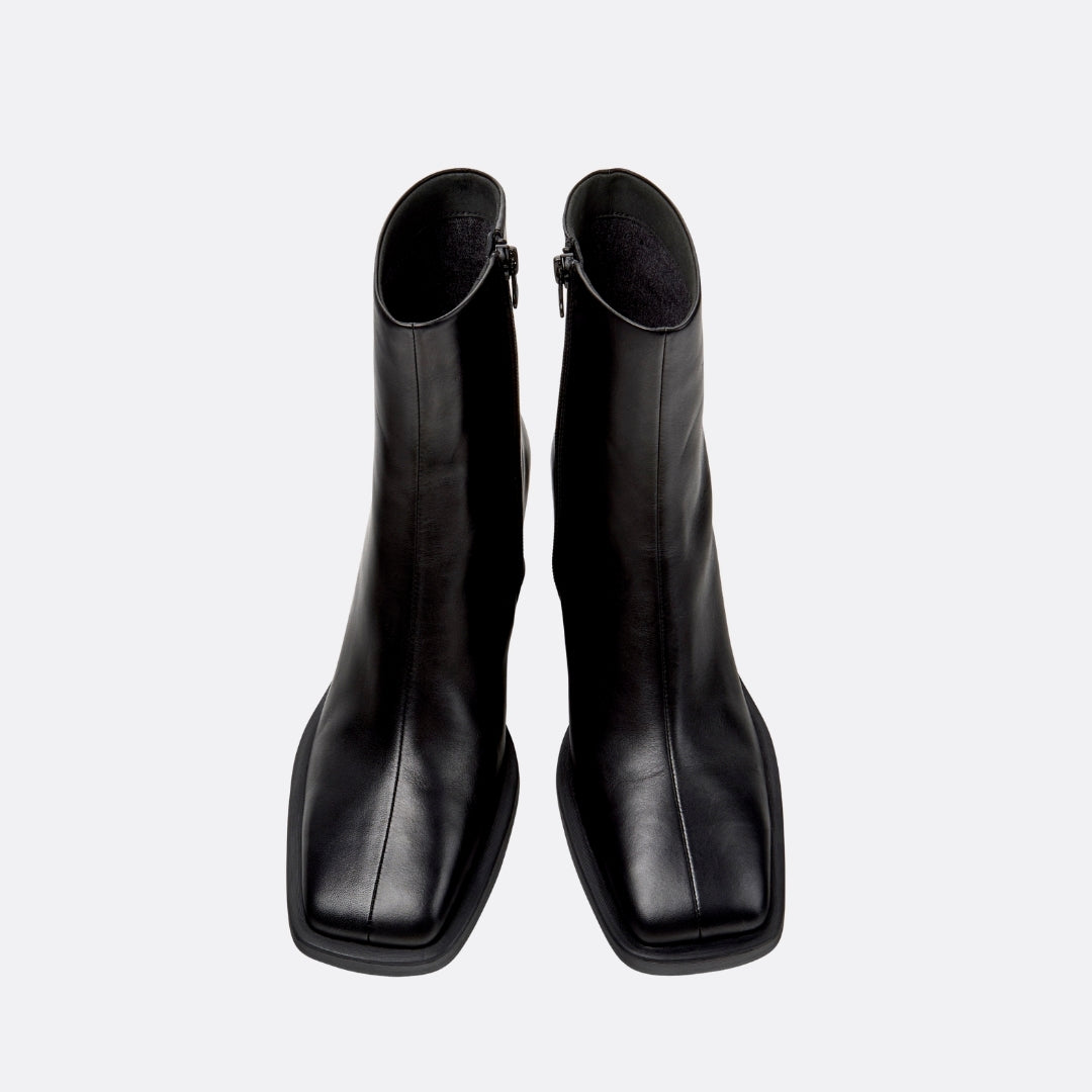 <PRODUCTTITLE> in Black by Camper.
