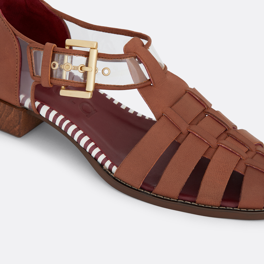 <PRODUCTTITLE> in Brown by Maria Carlota.