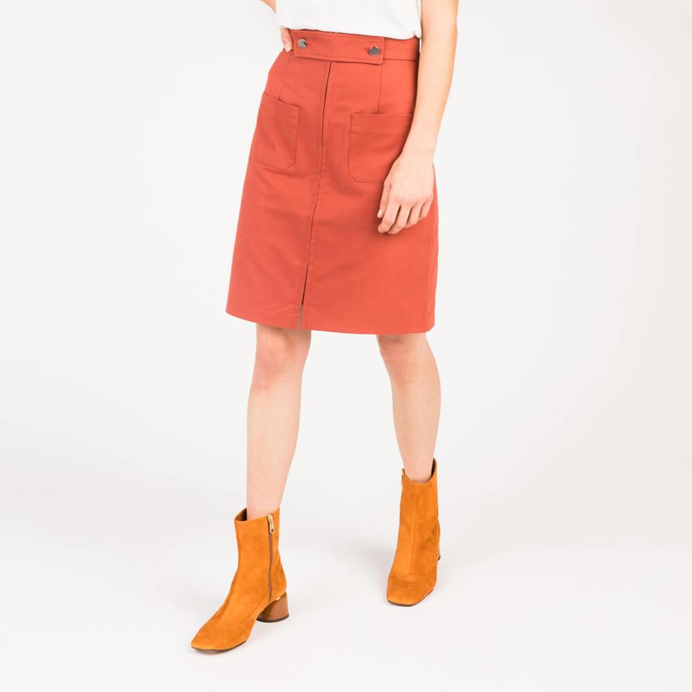 Rust high waisted skirt in micro-sanded cotton twill.